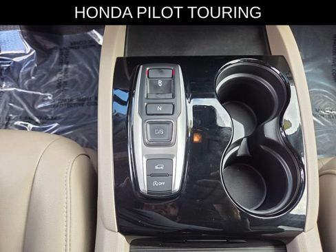 Used 2018 Honda Pilot Touring image 28