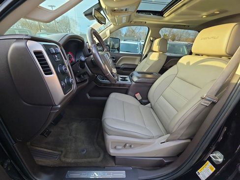 Used 2016 GMC Sierra 2500 Denali w/ Duramax Plus Package image 3