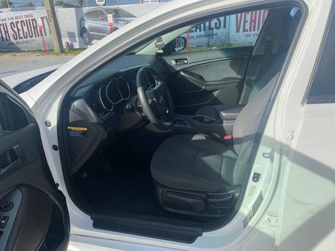 Used 2015 Kia Optima LX FWD image 9
