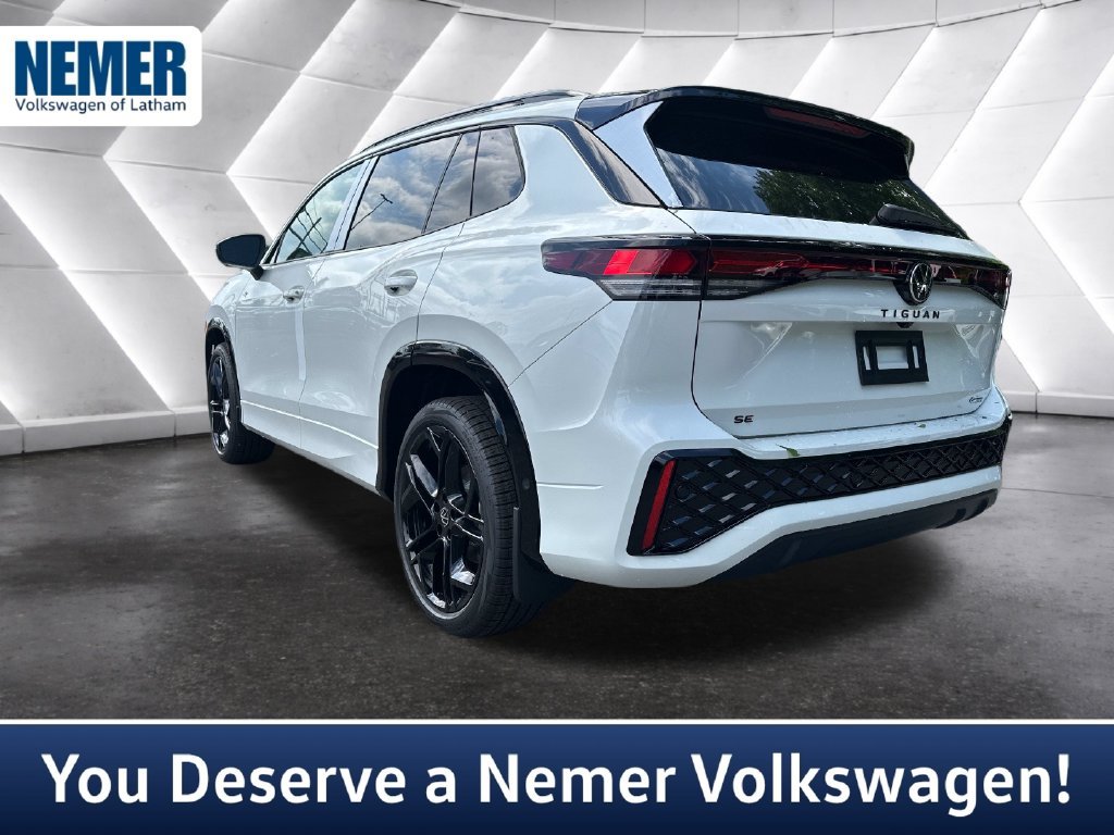 New 2026 Volkswagen Tiguan SE R-Line AWD/4WD image 2