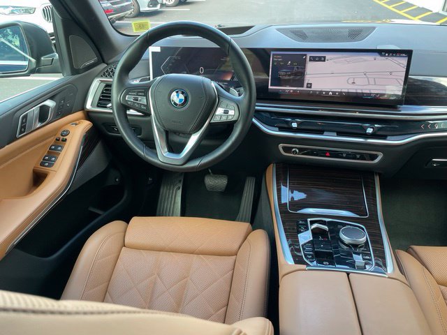 Used 2026 BMW X5 xDrive50e AWD/4WD image 9