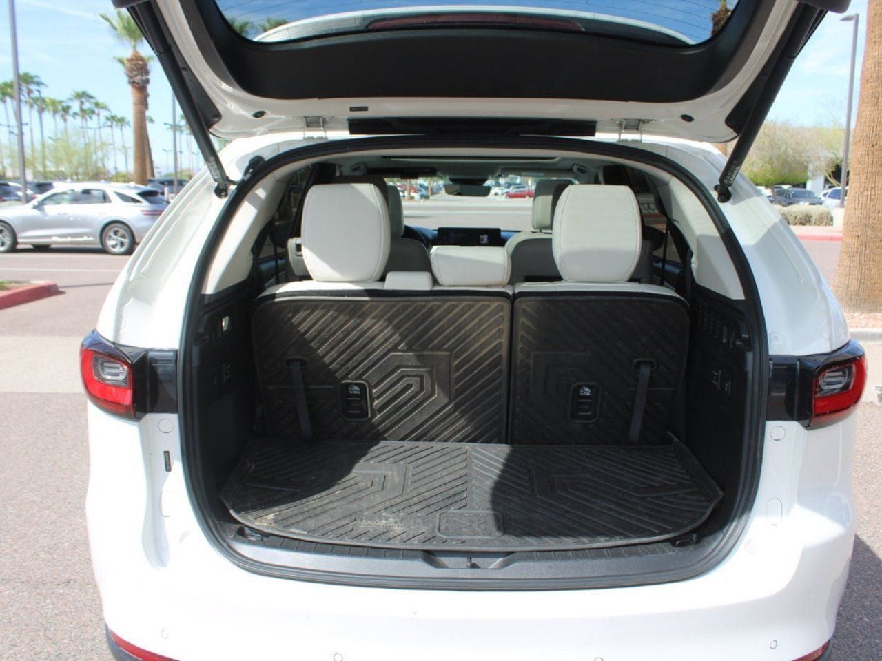 Used 2024 MAZDA CX-90 Plug-In Hybrid w/ Premium Plus AWD/4WD image 5