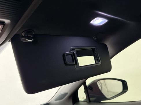 Used 2024 Volkswagen ID.4 2WD image 19