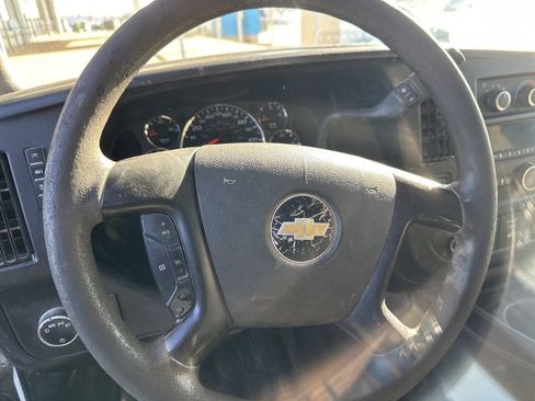 Used 2011 Chevrolet Express 3500 image 7