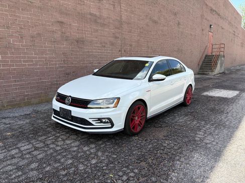 Used 2017 Volkswagen Jetta GLI image 1
