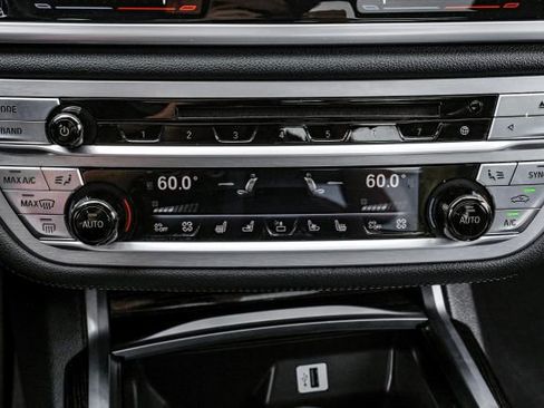 Used 2018 BMW 740i image 34