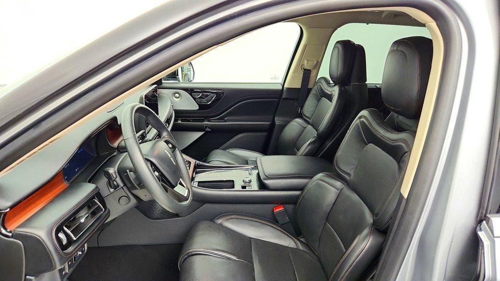 Used 2022 Lincoln Aviator Grand Touring w/ Equipment Group 301A AWD/4WD image 19