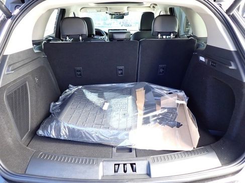 New 2026 Lincoln Corsair Premiere image 5