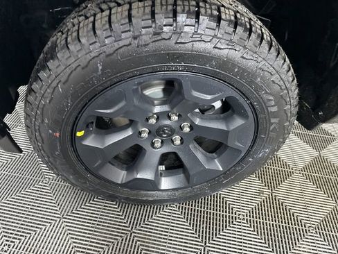 New 2026 RAM 1500 4x4 Crew Cab image 2