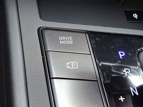 New 2026 Hyundai Elantra Sport FWD image 15