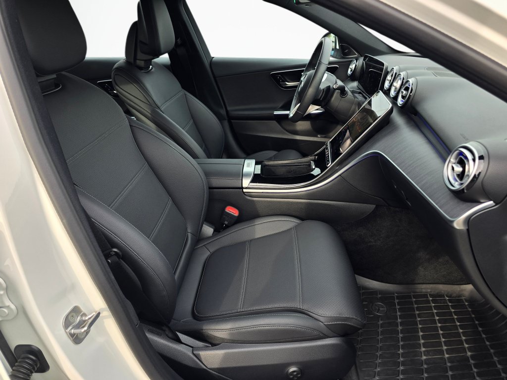 Used 2026 Mercedes-Benz C 300 4MATIC Sedan image 25
