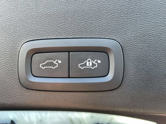 Certified 2023 Volvo XC40 Recharge Ultimate w/ Protection Package Premier AWD/4WD image 11