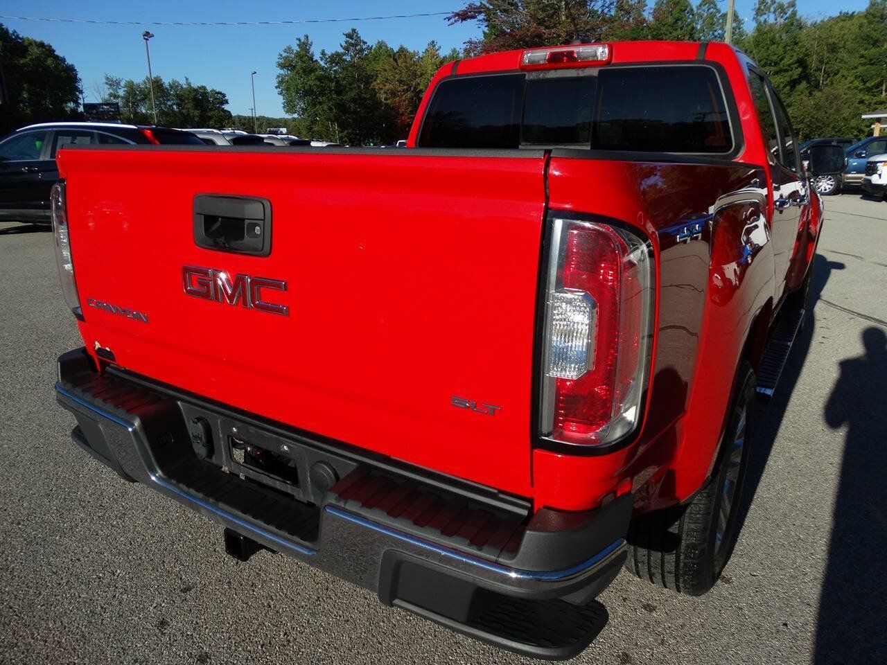 Used 2016 GMC Canyon 4x4 Crew Cab SLT w/ Driver Alert Package image 10
