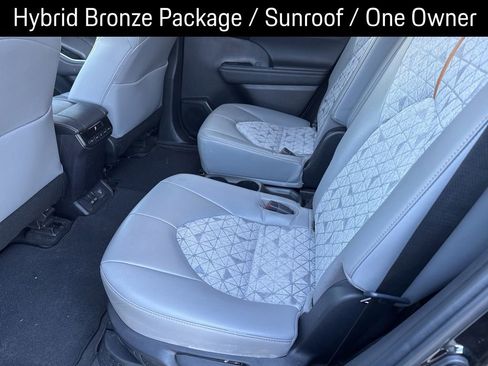 Used 2023 Toyota Highlander Bronze Edition image 17