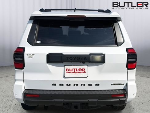 Used 2025 Toyota 4Runner TRD Off-Road Premium AWD/4WD image 5