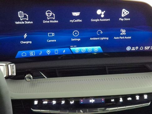 New 2026 Cadillac Optiq Luxury 1 image 19