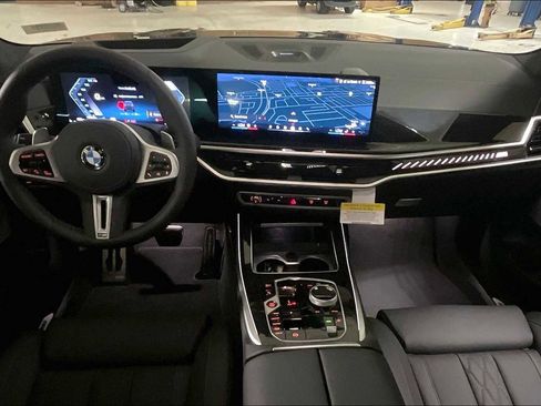 New 2026 BMW X7 M60i image 5