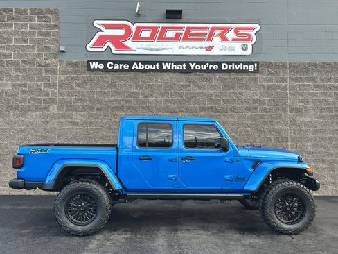 New 2025 Jeep Gladiator Sport w/ Premium Package image 4