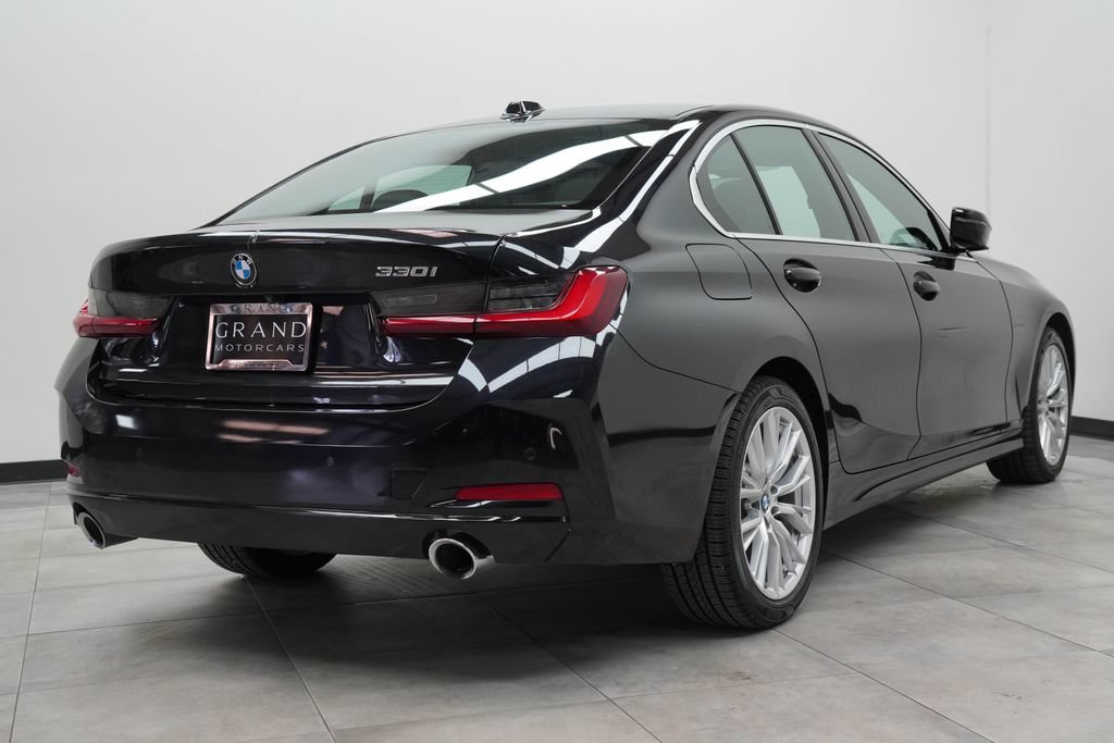 Used 2024 BMW 330i Sedan w/ Convenience Package RWD image 13