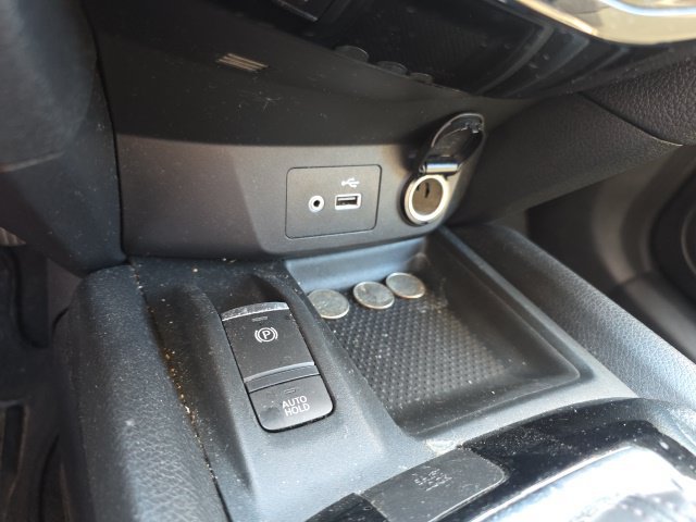 Used 2019 Nissan Rogue SV w/ Sun & Sound Touring Package AWD/4WD image 8