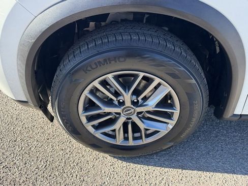 Used 2023 Nissan Rogue S image 8