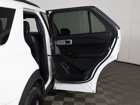 Used 2023 Ford Explorer ST-Line w/ Class IV Trailer Tow Package image 27