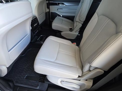 New 2026 Jeep Grand Wagoneer 2WD w/ Premium Group I image 10