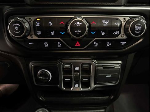 Used 2021 Jeep Wrangler Unlimited Sahara image 19