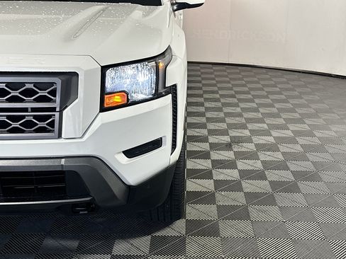 Used 2023 Nissan Frontier SV AWD/4WD image 9