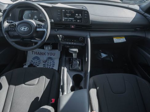 Certified 2025 Hyundai Elantra Sport image 16