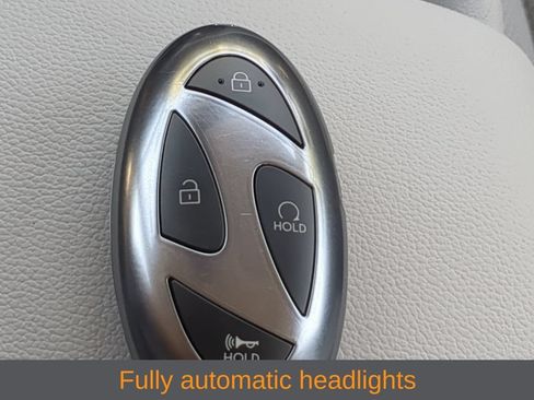 Used 2025 Hyundai Elantra Limited FWD image 7