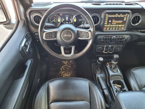 Used 2023 Jeep Wrangler Unlimited Sahara w/ Dual Top Group AWD/4WD image 9