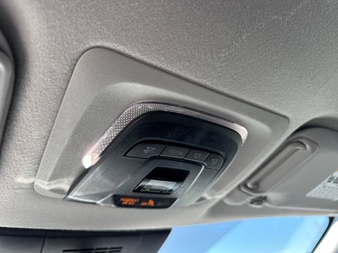 Used 2023 Toyota Corolla Cross XLE image 29