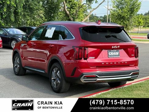 Certified 2022 Kia Sorento EX FWD image 5