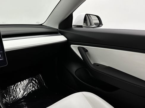 Used 2020 Tesla Model 3 Performance image 29