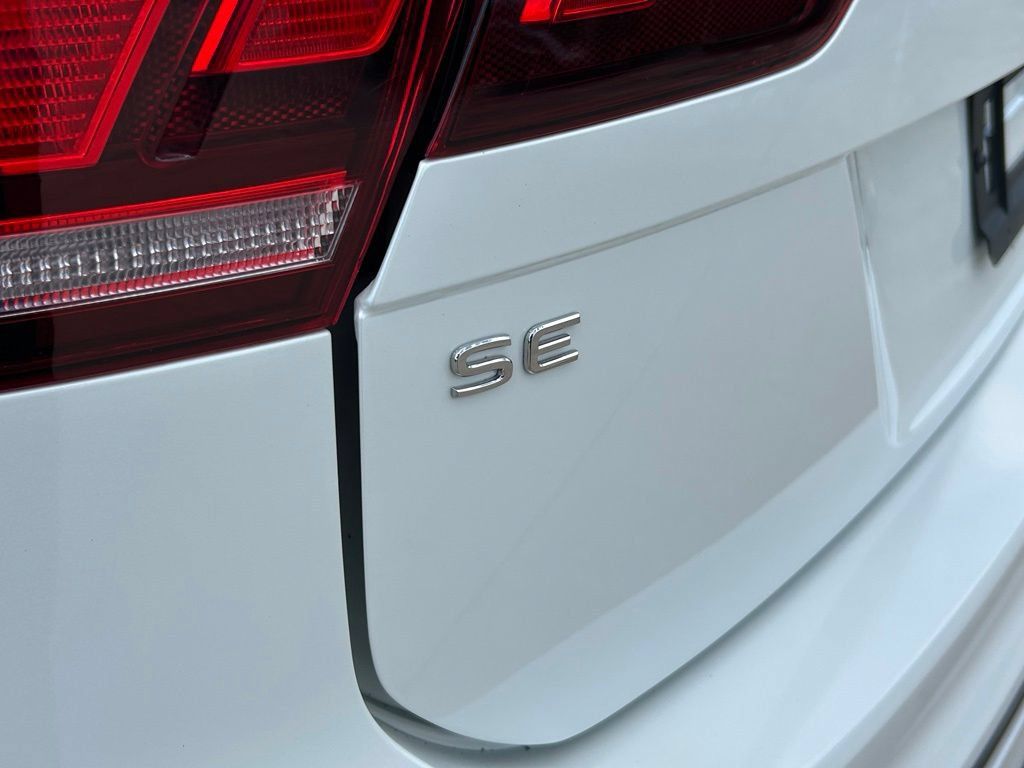 Certified 2023 Volkswagen Tiguan SE R-Line FWD image 49