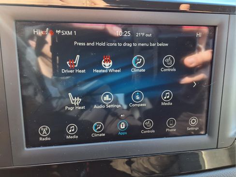 Used 2020 Chrysler Pacifica Touring-L image 6