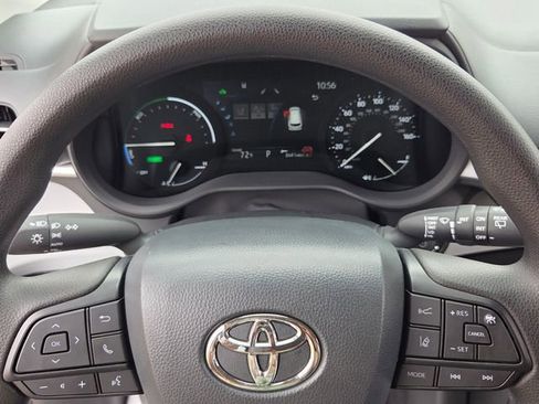 New 2025 Toyota Sienna LE image 22