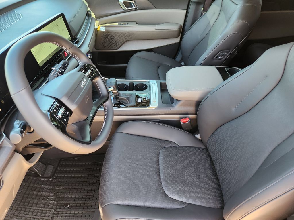 New 2027 Kia Carnival EX FWD image 12