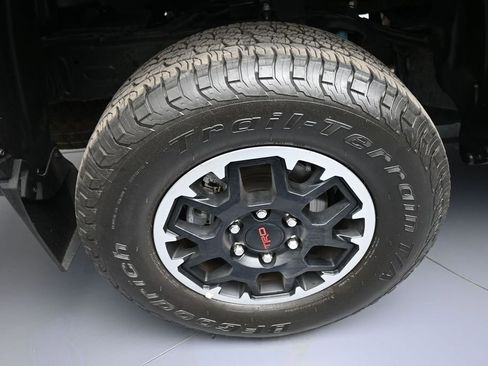 Certified 2024 Toyota Tacoma TRD Off-Road AWD/4WD image 12