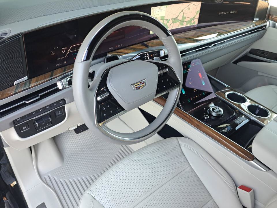 Certified 2025 Cadillac Escalade Sport Platinum w/ LPO, Floor Liner Package AWD/4WD image 10
