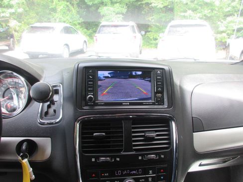 Used 2018 Dodge Grand Caravan GT FWD image 13