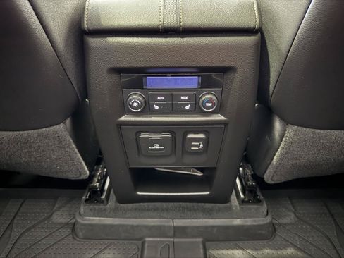 Used 2023 Chevrolet Traverse Premier w/ Redline Edition AWD/4WD image 18