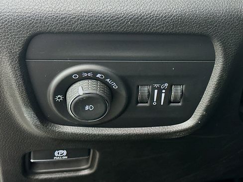 Used 2023 Jeep Grand Cherokee L Limited image 16