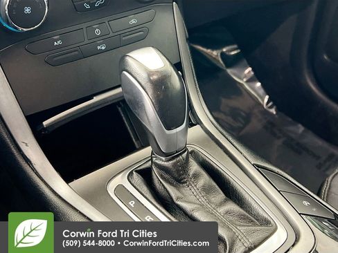 Used 2016 Ford Edge SE image 10