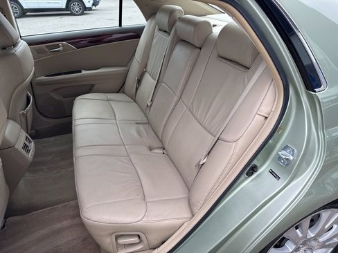 Used 2010 Toyota Avalon XLS image 16