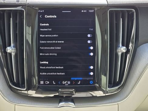 Certified 2023 Volvo XC60 B5 Plus AWD/4WD image 16