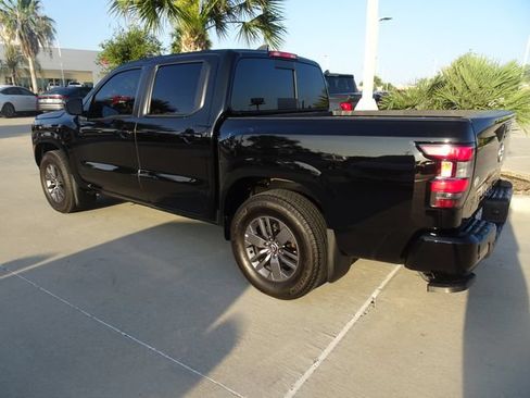 Used 2025 Nissan Frontier SV RWD image 6