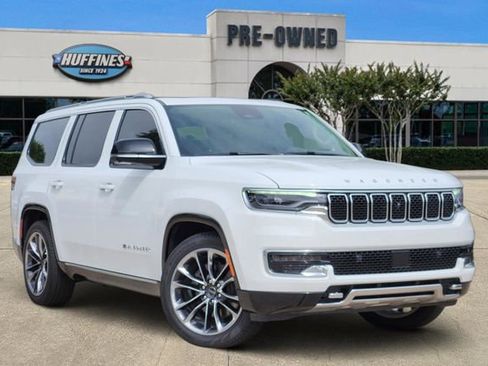Certified 2023 Jeep Wagoneer Series III w/ Premium Group I AWD/4WD image 1