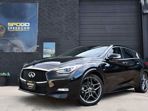 Used 2017 INFINITI QX30 Sport w/ Sport Leather Package FWD image 1